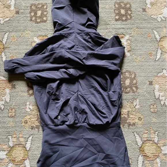 Lululemon Workout Jacket - Picture 5 of 9